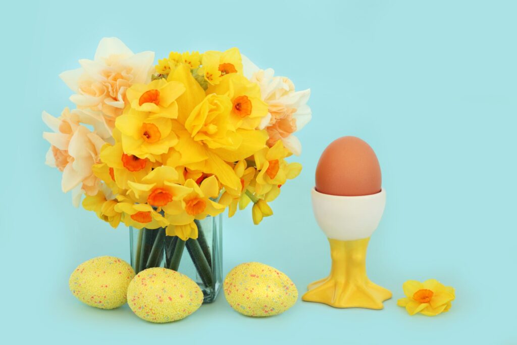Easter,Egg,Themed,Composition,With,Decorated,Eggs,,Healthy,Brown,Breakfast